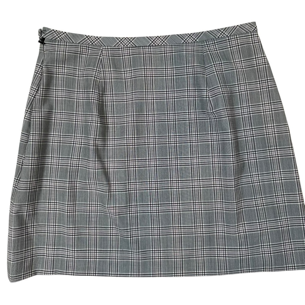 Banana Republic Mini Skirt Black Plaid Size 10 - Picture 3 of 5